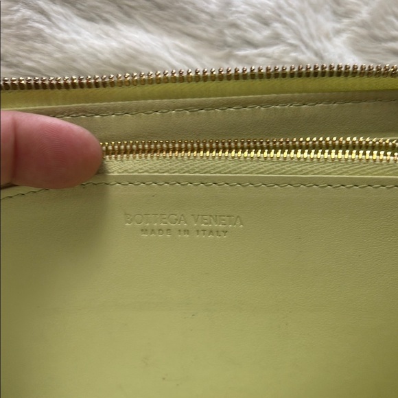 Bottega Veneta cassette zip Wallet - Picture 6 of 12